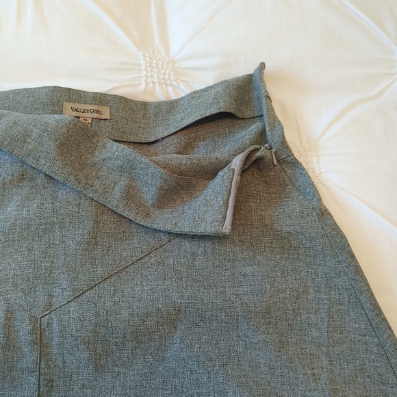 ValleyGirl grey Y2k midi/mini skirt. Size 10 - Picture 3 of 4